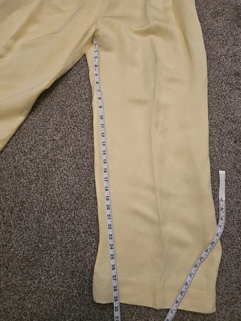 Women's H&M Wide-Leg Pleated Trousers in Pale Yellow Size 14-Fully Lined